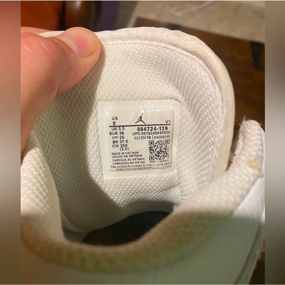 Mint Green Jordan 1 Mids - Picture 3 of 6